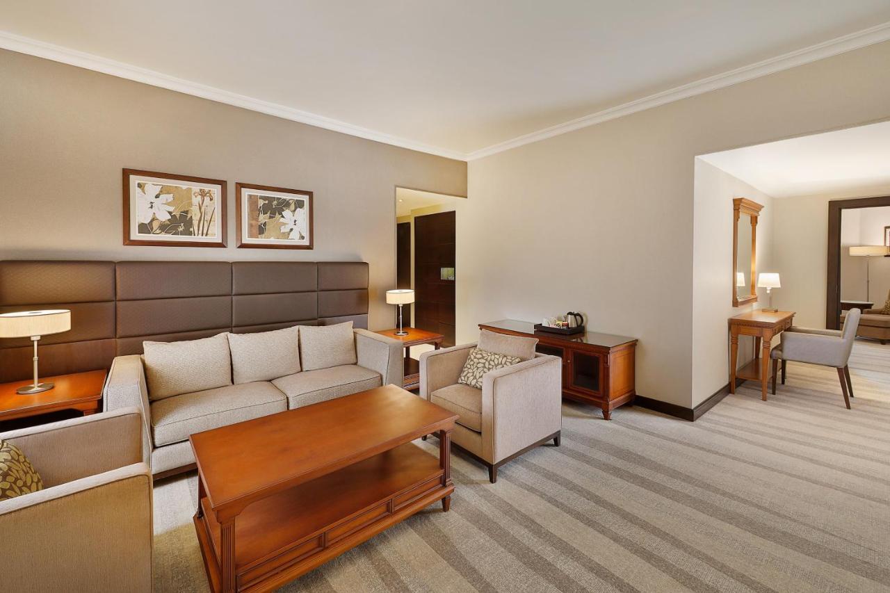 Hotel Sheraton & Towers 5*